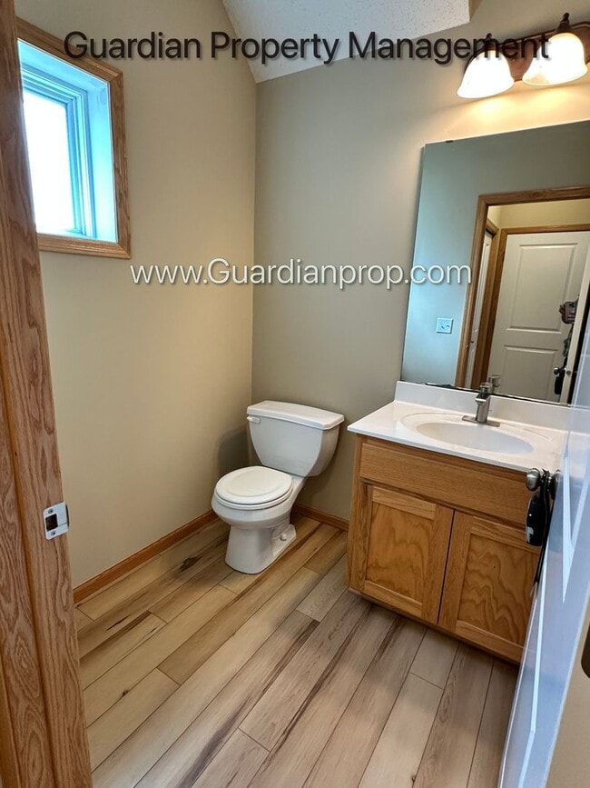 Building Photo - Brooklyn Park Single Family Home, Dishwash...