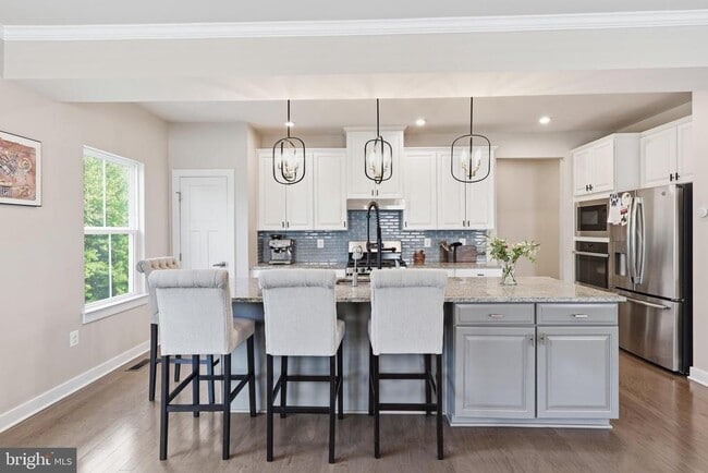 Building Photo - 9202 Wood Creek Cir