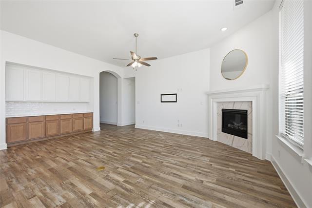 Building Photo - 3008 Armstrong Ave