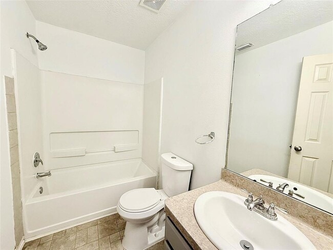 Building Photo - 23744 Martin S Cir