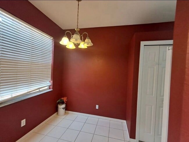 Building Photo - 7880 Lake Sawgrass Loop