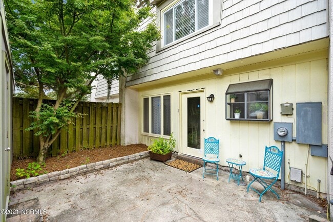 Building Photo - 420 Cobblestone Dr