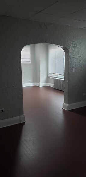 Building Photo - 535 Shelbourne Ave