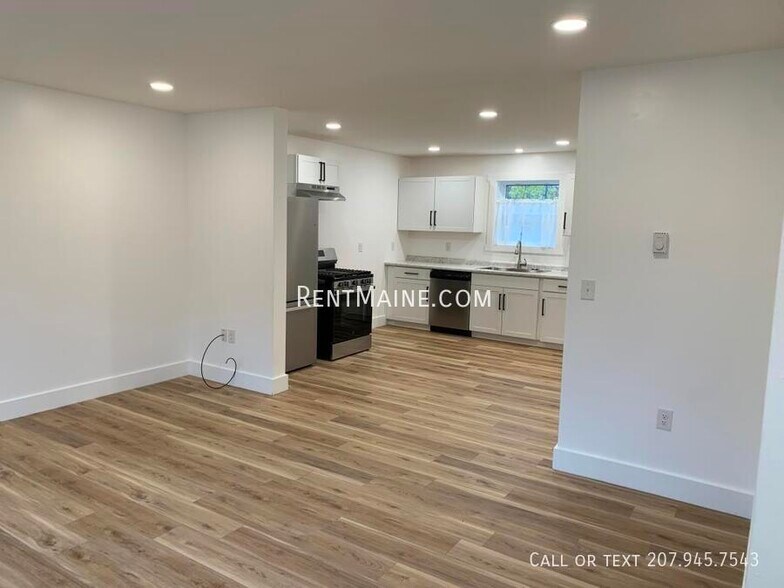 Building Photo - 167 Kennebec Rd