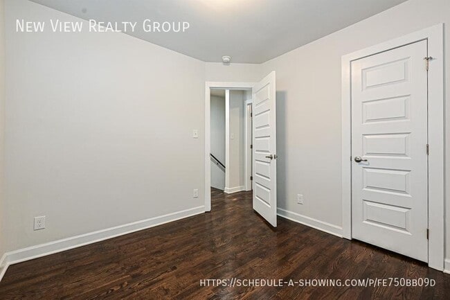 Building Photo - 215 S Gardner Ave