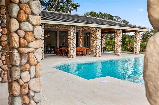 Building Photo - 3320 SW 121st Ave