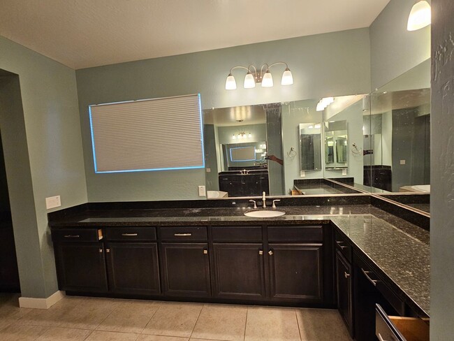 Building Photo - Spacious 4584 sq ft Home in Adora Trails!