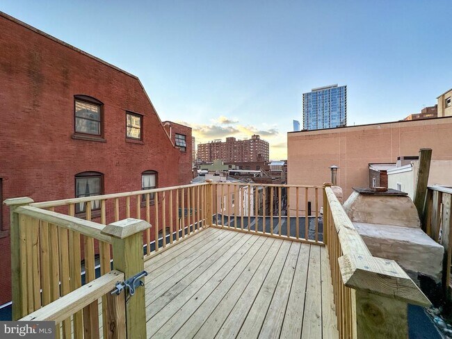 Building Photo - 108 S 20th St