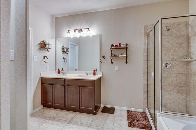 Building Photo - 255 Callaghan Dr