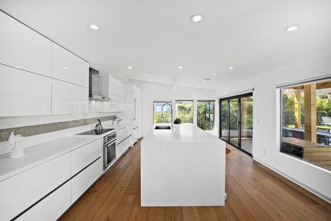 Building Photo - 18320 Clifftop Way