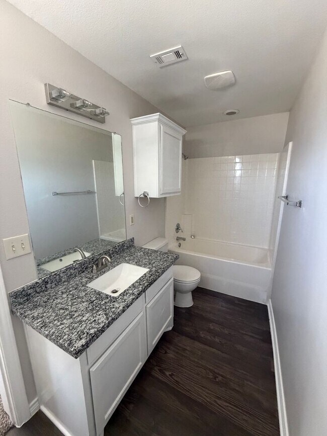 Building Photo - 2543 Pascal Ct