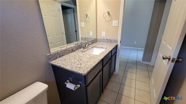 Building Photo - 822 Wyndcrest Drive