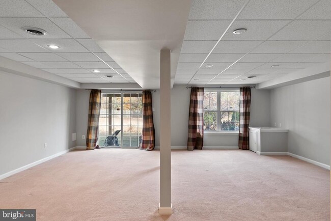 Building Photo - 123 Hearthstone Ln