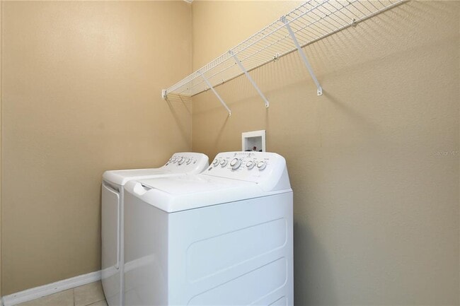 Building Photo - 915 Knollwood Dr