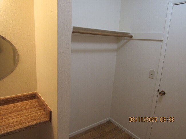 Building Photo - 3 bedroom 2 bathroom 2 car garage