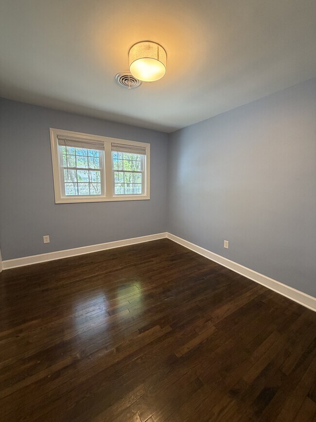 Building Photo - 421 Loblolly Ln