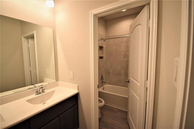 Building Photo - 4819 Vergano Villa Dr