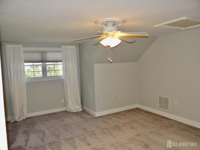 Building Photo - 514 Leawood Ave