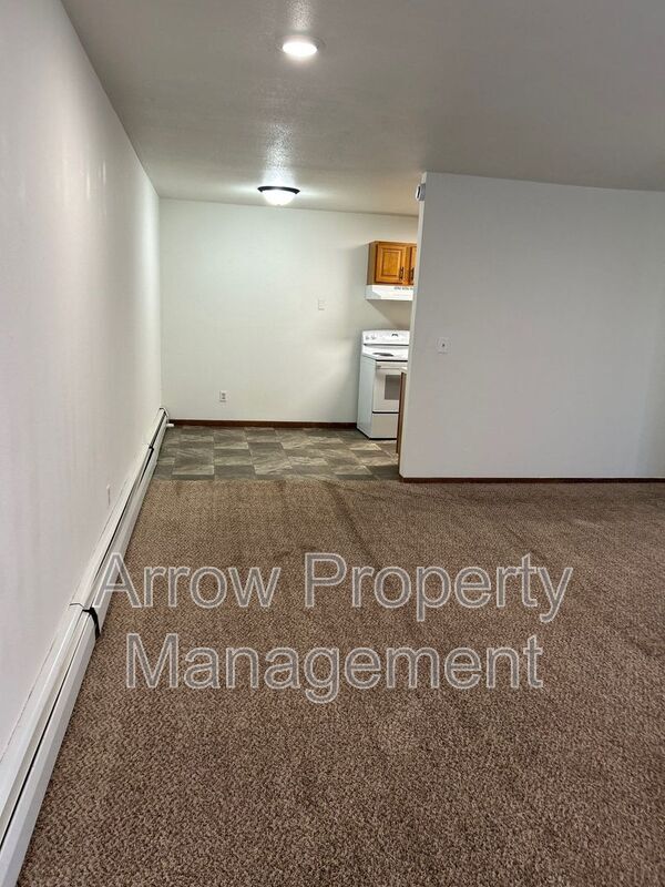 Building Photo - 215 E Arbor Ave