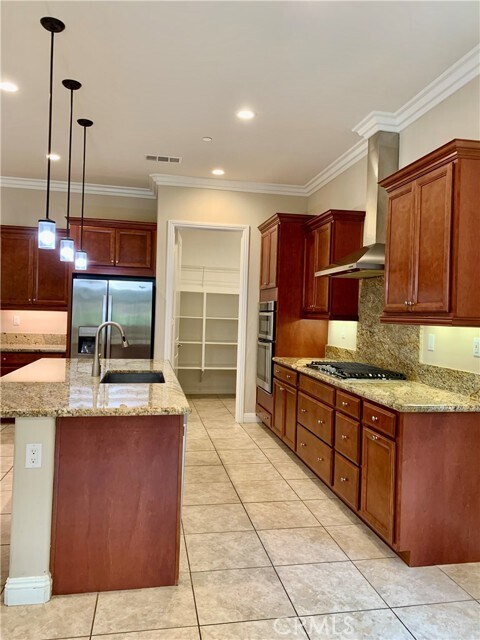 Building Photo - 24648 Overlook Dr