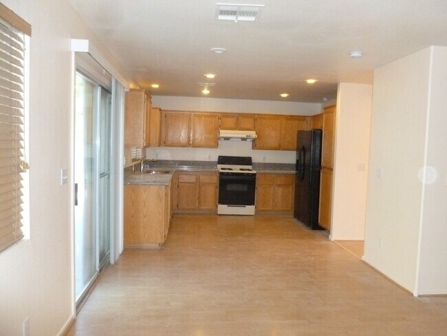 Building Photo - 1705 Encarta St
