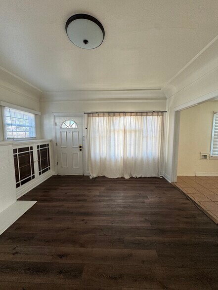 Building Photo - 2709 W 67th St