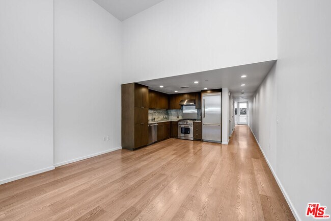Building Photo - 1705 Ocean Ave
