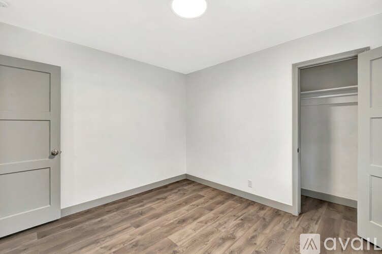 Building Photo - 506 S 11th St