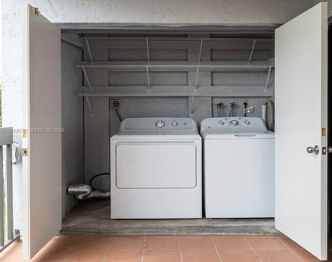 Building Photo - 8888 SW 131st Ct