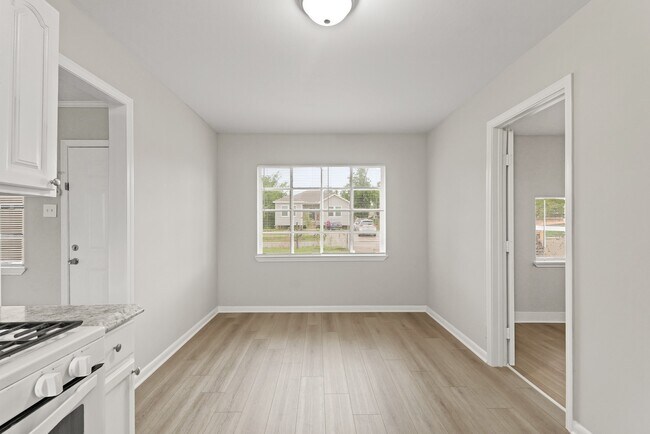 Building Photo - 9133 Woodlyn Rd