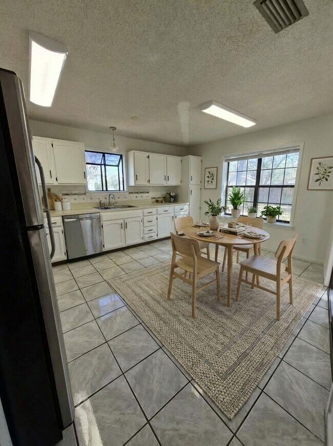 Building Photo - 57 Shores Blvd