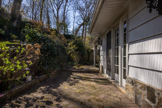 Building Photo - 51 Dellwood Cir
