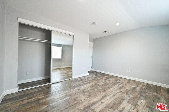 Building Photo - 14420 Rosecrans Ave