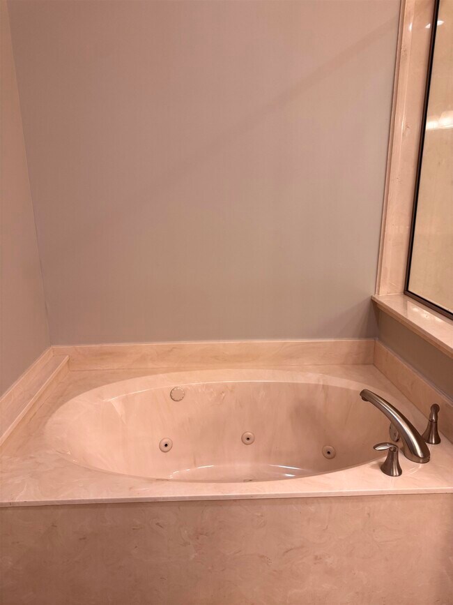 Building Photo - 620 Tennessee St