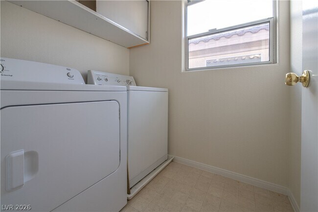 Building Photo - 191 Duck Hollow Ave