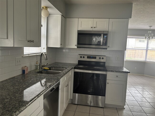 Building Photo - 402 Oak Harbor Dr