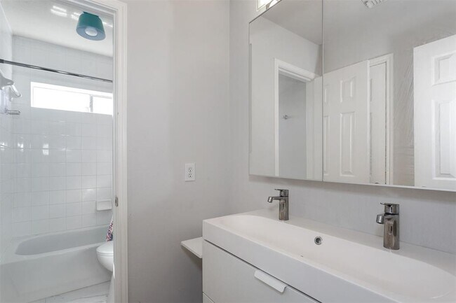 Building Photo - 3122 Glencullen Ln