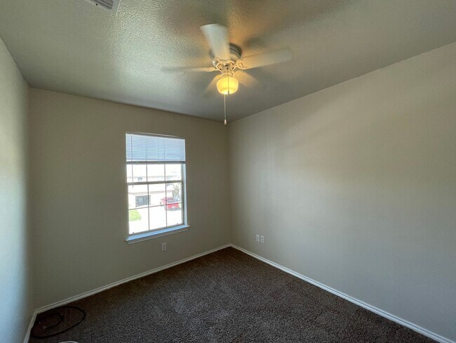 Building Photo - Townhome for rent
