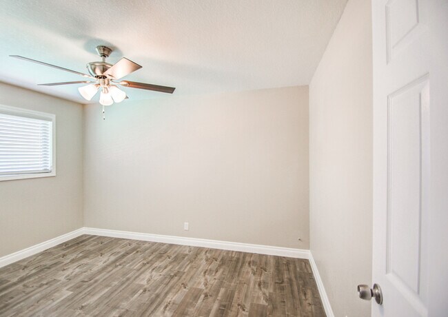 Building Photo - Beautifully remodeled corner 4/2 with pool...
