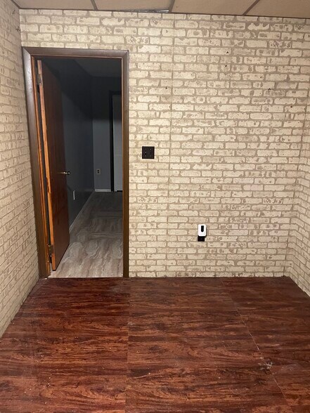 Building Photo - 1029 N 5th St