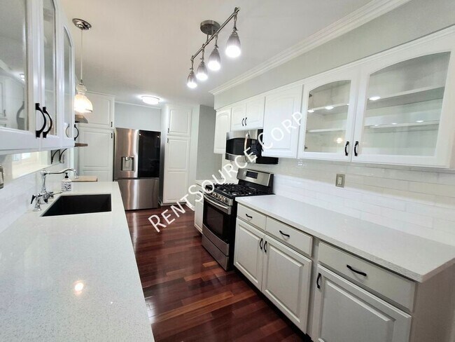 Building Photo - 26421 Torrey Pines Dr