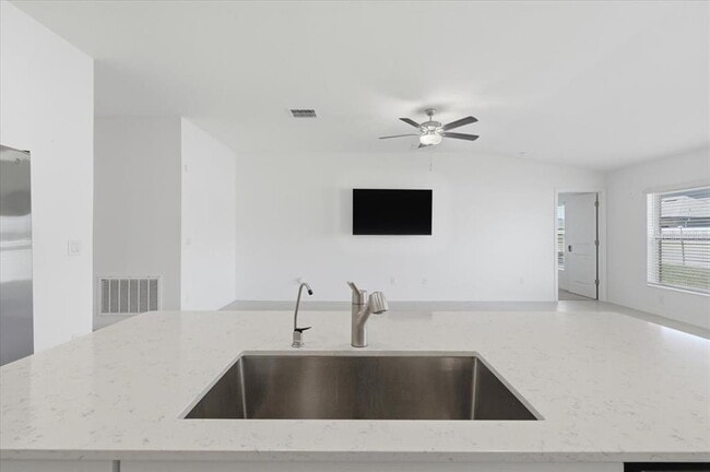 Building Photo - 35029 Brackett Bnd