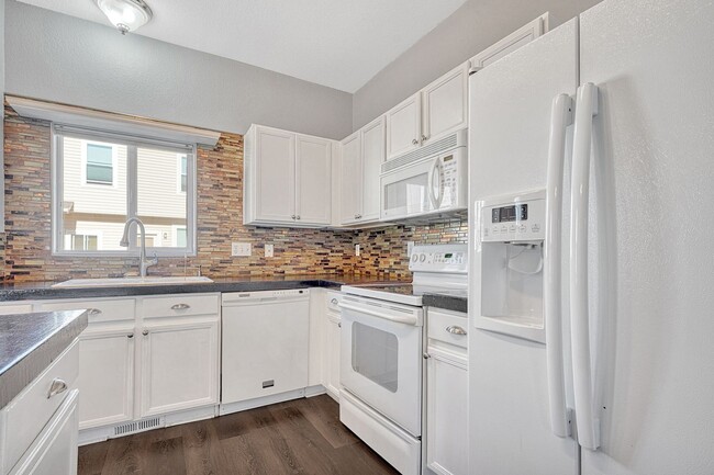 Building Photo - 10574 Country Park Point