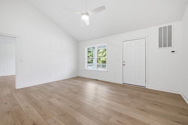 Building Photo - 21169 Baileys Ln