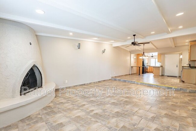 Building Photo - 5658 N 78th Way