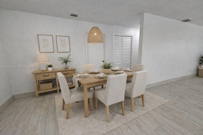 Building Photo - 4621 SW 33rd Ave