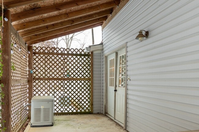 Building Photo - Hocking Hills Home For Rent