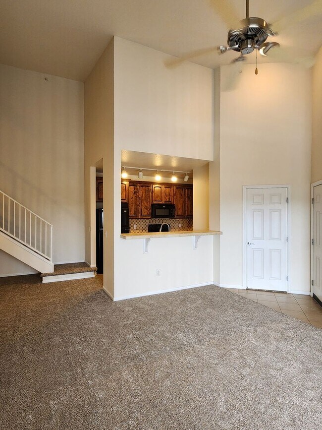 Building Photo - 3rd floor condo close to Cherry Creek Reservoir and DTC!