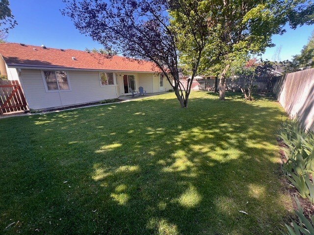 Building Photo - 7332 W Devonwood Dr