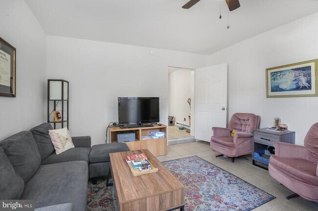 Building Photo - 2010 E York St